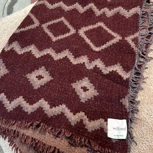 Wilfred scarf maroon